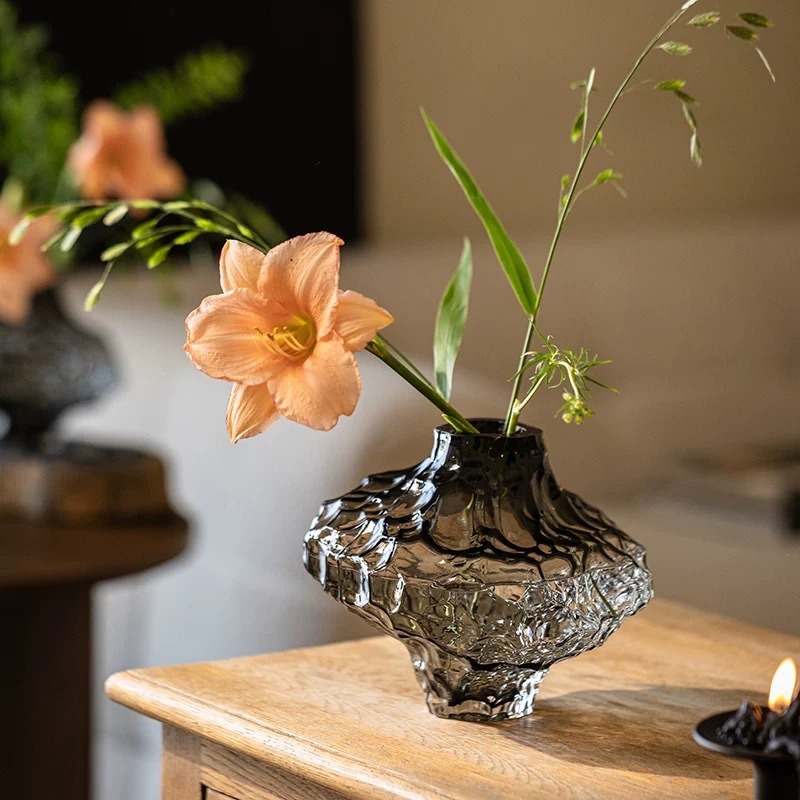Nordic Glass Vase Irregular Cr - огляд і ціна Glass Vase Nordic