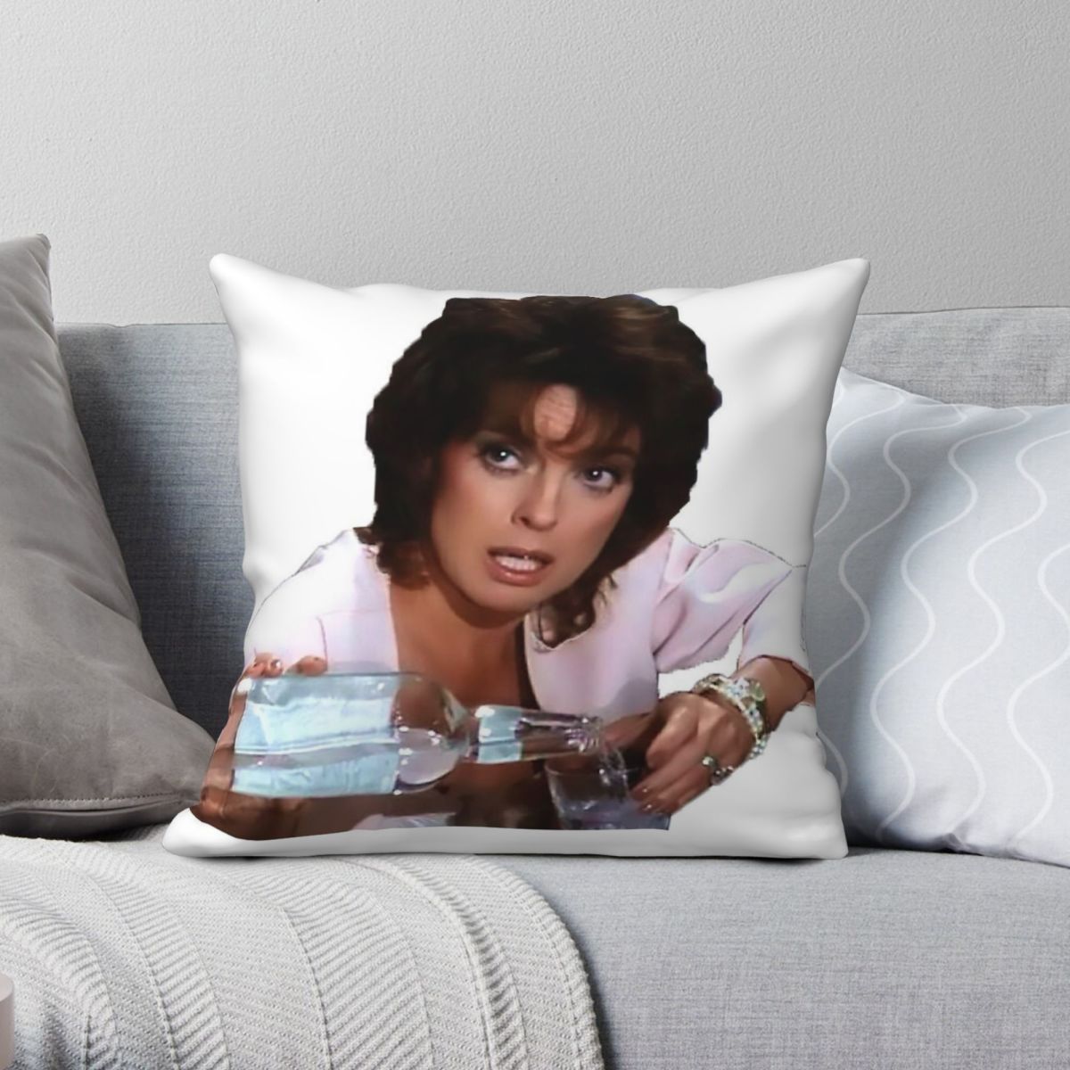 Dallas Sue Ellen Ewing Square  - огляд і ціна Home Decor Dallas